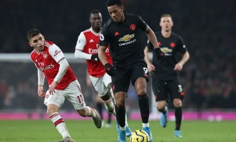 'Lacazette có thể quấy rối, cầu thủ Man Utd đó thì ngược lại'