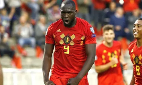 Fan Man Utd chia rẽ khi Lukaku úp mở tương lai
