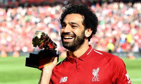 Salah: 'Chúc mừng Man City, Liverpool sẽ trở lại mùa tới'