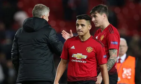 Thì ra đây là lý do Sanchez liên tục hóa "người vô hình"