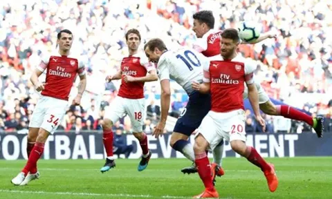 Sao Arsenal bị chỉ trích: "Cậu ta là chúa tể của những sai lầm ngu ngốc"