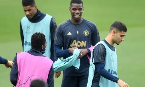 Cầu thủ M.U nói với Pogba 'hãy mang tôi tới Real cùng'