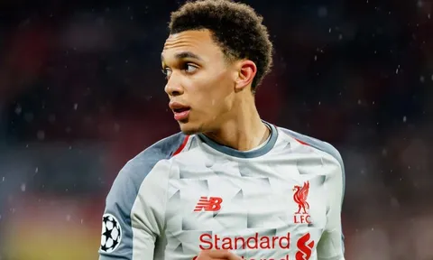 Sao trẻ Liverpool nhận tài trợ khủng, vượt cả Van Dijk