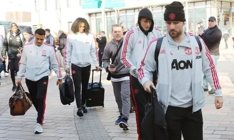 Sao trẻ Man Utd bẽn lẽn cùng đàn anh di chuyển tới London chiến Chelsea