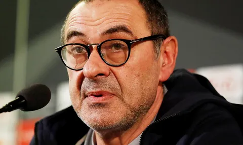 Sarri bị "trảm", 2 cái tên này cũng sẽ theo thầy lên "đoạn đầu đài"