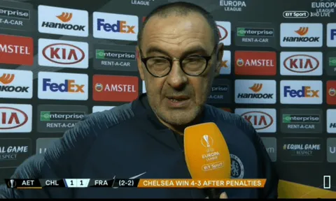 Vào chung kết, Sarri nói câu chán nản về quyết định của BLĐ Chelsea