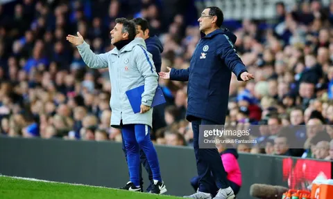 Maurizio Sarri lên tiếng bảo vệ Roman Abramovich