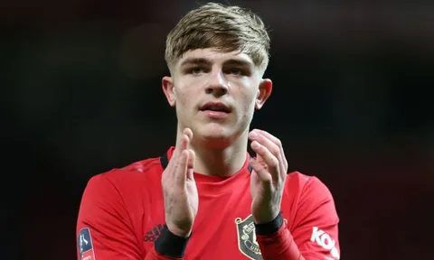 Sao trẻ ra sân, Man Utd giữ sạch lưới 6/7 trận