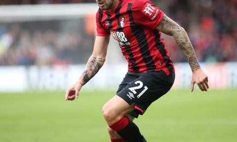 Gặp khó vụ Ben Chilwell, Chelsea chuyển hướng sang hậu vệ Bournemouth