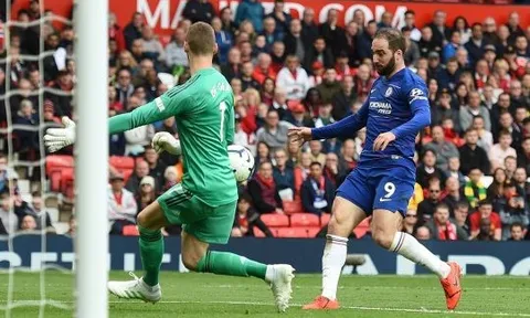 Paul Scholes: "Cậu ta nghèo nàn, Chelsea chơi như 10 người trên sân"
