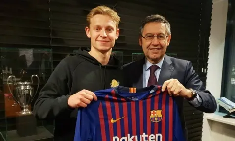 "Sếp lớn" Barca lên tiếng, "siêu tiền vệ" lên đường đến Man Utd