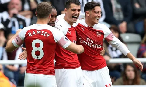 "Dùng cậu ta là cơ hội duy nhất để Arsenal lọt vào Top 4"