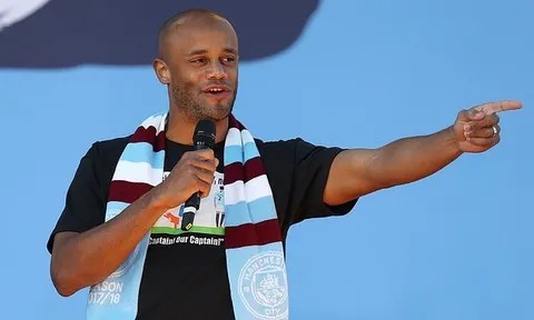XONG! Vừa sang CLB mới, Kompany cuỗm thành công 1 cột trụ Man City