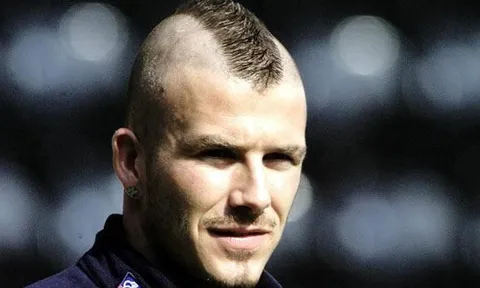Sir Alex bắt David Beckham cạo đầu vì không vừa mắt