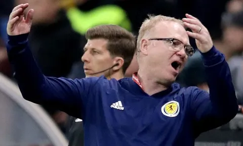 CHÍNH THỨC: Thầy của Scott McTominay bị sa thải