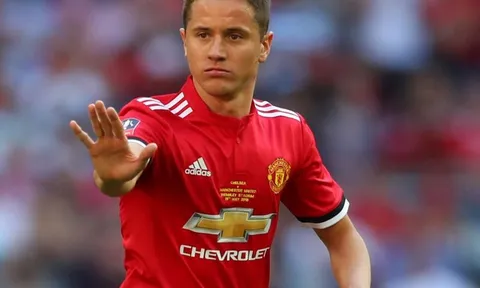 Xong! Man Utd đón 2, mất 1 trụ cột trước trận Arsenal