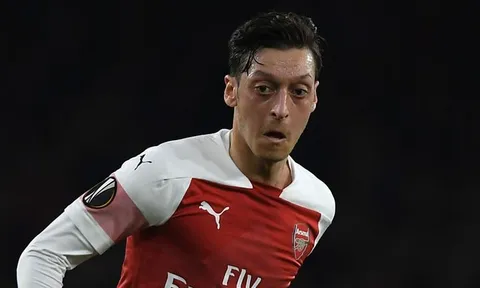 Unai Emery: "Ozil vẫn không được đảm bảo suất chính thức"