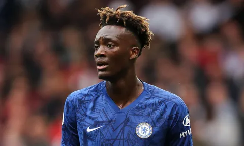 Hislop: Abraham cần sự cạnh tranh, Chelsea nên mua cậu ấy thay vì Cavani