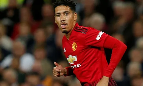 Smalling phá vỡ im lặng sau pha va chạm 'đẫm máu' với Messi