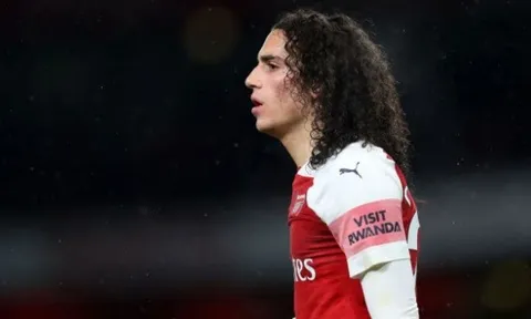 Sốc! Bảo vệ Guendouzi, huyền thoại Arsenal lấy thủ quân Liverpool làm lá chắn