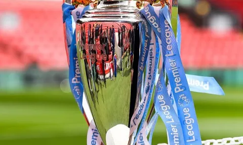 Sốc: Cúp vô địch Premier League đã được mang tới Anfield