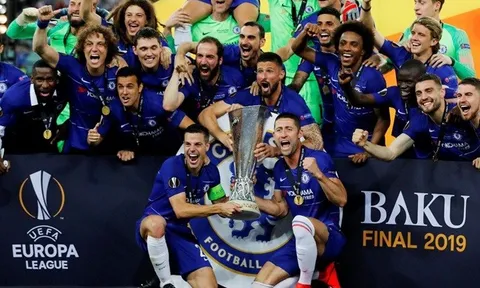 SỐC! Fabregas lên tiếng, ám chỉ Sarri 'bạc bẽo' vì 1 lí do