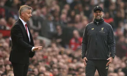 SỐC! Klopp chửi thề khi bắt tay với Solskjaer