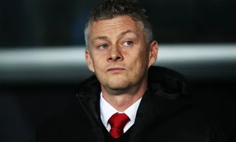 SỐC! Man Utd bị coi thường với 17 lần kém hơn Man City, thua cả Ajax