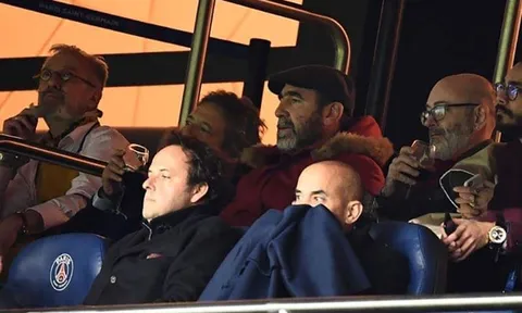 Sốc! Man Utd chiến thắng, Cantona vẫn muốn "choảng"... bố Neymar