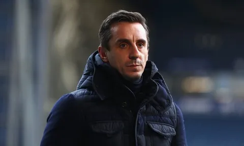 Sốc! Neville "mách nước" cho Liverpool lật đổ Manchester City