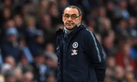 SỐC! Thua M.U, Sarri nghi ngờ cầu thủ Chelsea 'đâm sau lưng'