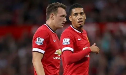Sir Alex tuyên bố dùng Smalling và Jones để "bỏ túi" Messi