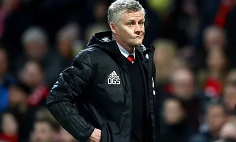 Solskjaer: "Barcelona nên có một cầu thủ bị đuổi khỏi sân..."