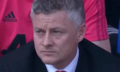 Solskjaer chết lặng trên ghế chỉ đạo, sếp lớn tím tái mặt mũi khi M.U thảm bại
