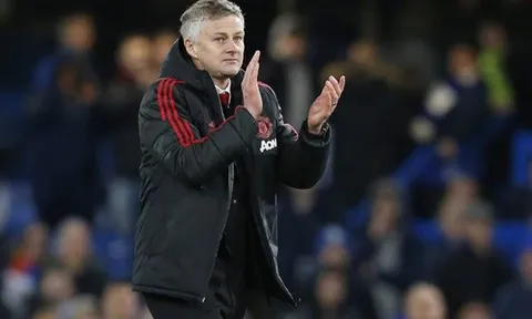 'Solskjaer đã chúc mừng Paul Pogba'