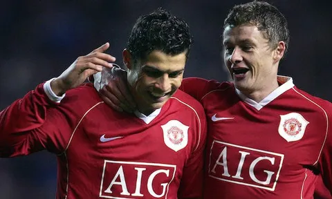 Solskjaer: 'Mang Ronaldo, Messi tới M.U? Tại sao không?'