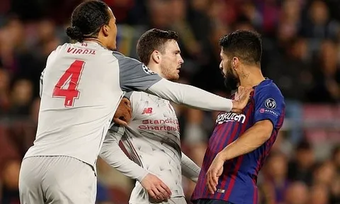 Suarez cạn tình, CĐV Liverpool vẫn bênh vực