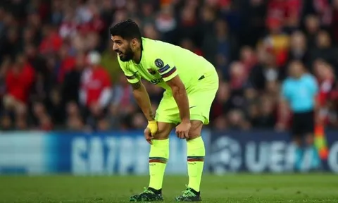 Suarez phản ứng ra sao khi Barca gục ngã trước Liverpool?