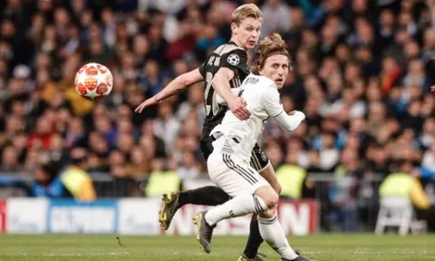 Tân binh Barca khiến Modric và Vinicius ngã chổng vó bằng 'La Croqueta' kinh điển của Iniesta