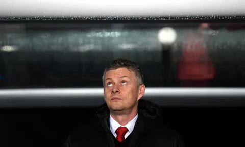 Tàn nhẫn không đúng chỗ, Solskjaer đưa Man United vào ngõ cụt