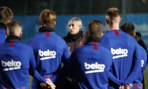 Tân thuyền trưởng Barca làm 1 điều với các cầu thủ khiến CĐV phát sốt