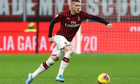 "Tàng hình" ở Milan, á quân World Cup muối mặt về lại Bundesliga