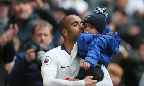 Tạo kỉ lục hiếm có, Lucas Moura vẫn ăn mừng theo cách bình dị nhất