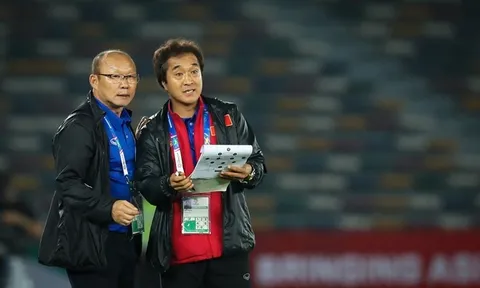 'Bóng đá Thái Lan chiêu mộ HLV Hàn Quốc để bắt kịp Việt Nam'