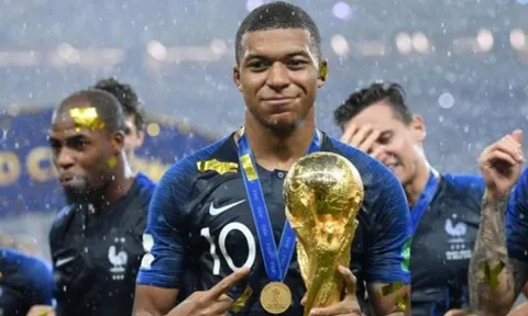 Thần đồng bóng đá Pháp sẽ chọn Ronaldo hay Messi?