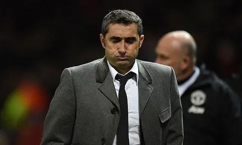 Thắng nhọc, HLV Barca chỉ ra 2 điểm mạnh nhất của Man Utd