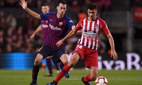 Thay Fernandinho, Man City sẽ phá kỷ lục vì 'Busquets đệ nhị'