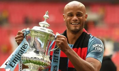 Thay Kompany, Man City quyết giật "viên ngọc" Ajax với Man Utd