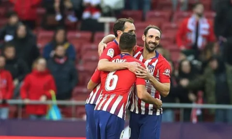 Thêm trụ cột ra đi, HLV Simeone "kêu trời" vì hàng thủ tan nát