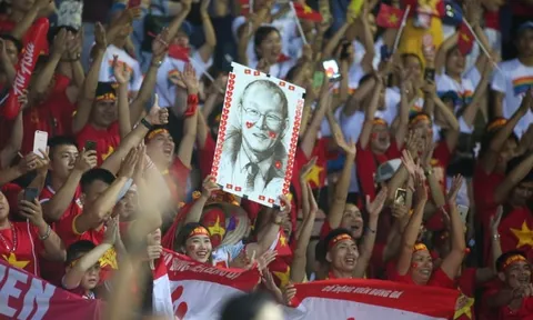 Thi đấu ấn tượng tại King’s Cup: ĐT Việt Nam đã thật sự vụt lớn thành “Phù Đổng”?